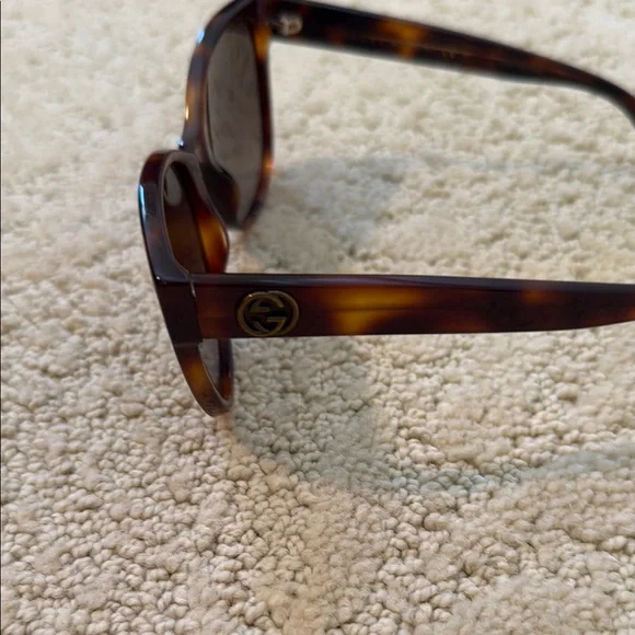 Gucci Polarized Brown Tortoiseshell Sunglasses - Picture 2 of 13